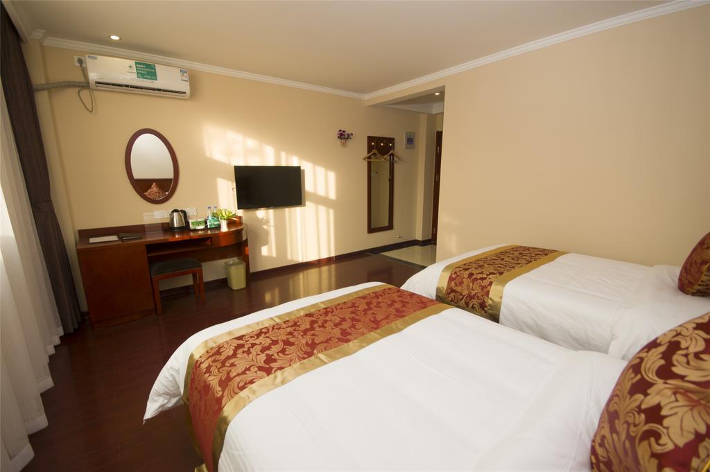 Hotel Greentree Zhujing Business Shanghai