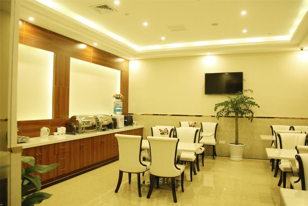 Hotel Greentree Zhujing Business Shanghai