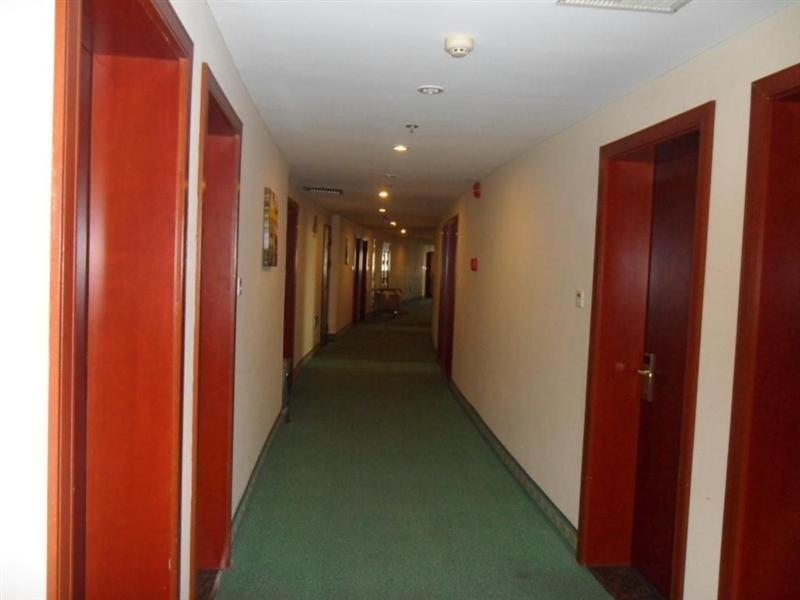 Hotel Greentree Zhujing Business 3*