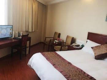 Greentree Zhujing Business Hotel Shanghai